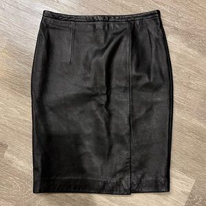 Michael Kors 100% leather black pencil skirt. Size 4
